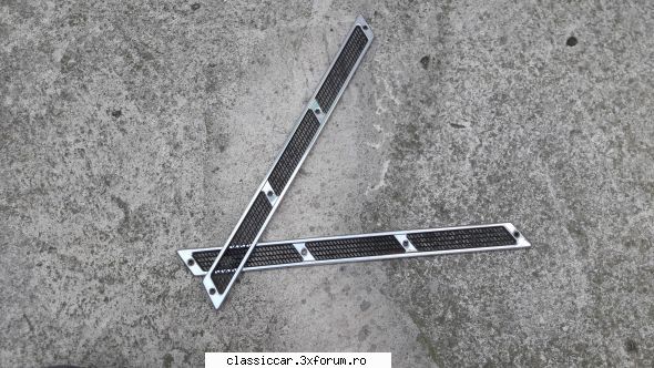 Piese rare dacia 1300 - an 1970 - Set ornamente aerisiri crom -165 lei - Vanzari  piese si accesorii