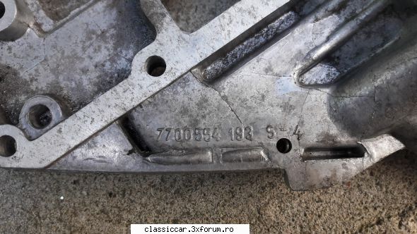 Piese rare dacia 1300 - an 1970 - Capac nou pompă de apa francez- 120 ron - Vanzari  piese si accesorii
