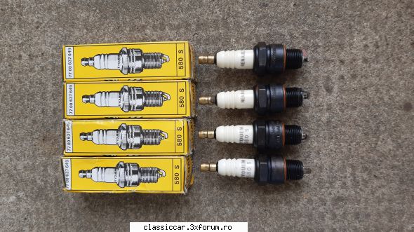 Piese rare dacia 1300 - an 1970 - V�nd set bujii originale Renault -Eyquem 580S - Vanzari  piese si accesorii