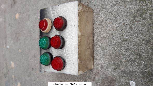 Piese rare dacia 1300 - an 1970 - Vand set șuruburi retro pt.prindere - Vanzari  piese si accesorii