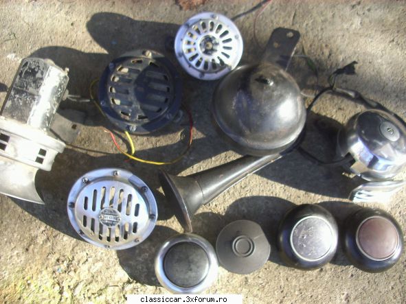 Piesele lui Tavi - Claxoane si butoane pentru claxon - Vanzari  piese si accesorii