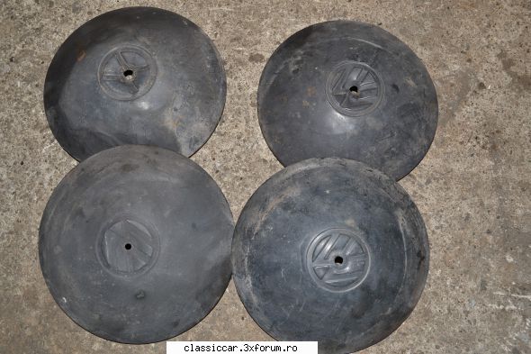 Piesele lui Tavi - Capace de roti pentru VW Broasca . Sunt gaurite - Vanzari  piese si accesorii