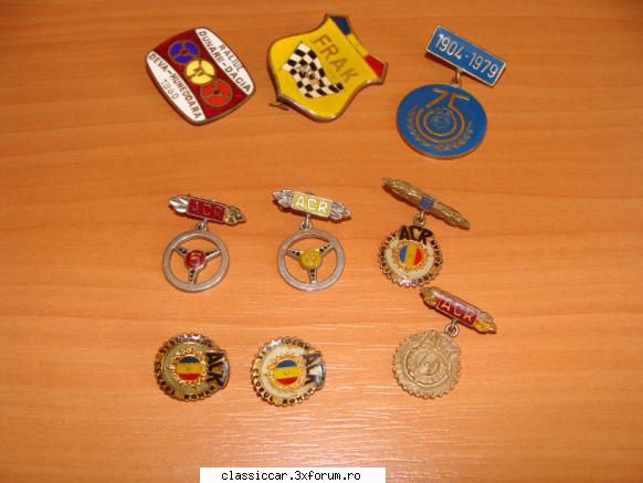 Plachete,insigne, fanioane,documente,etc - auto/moto - Diferite insigne emise de ACR - File de istorie