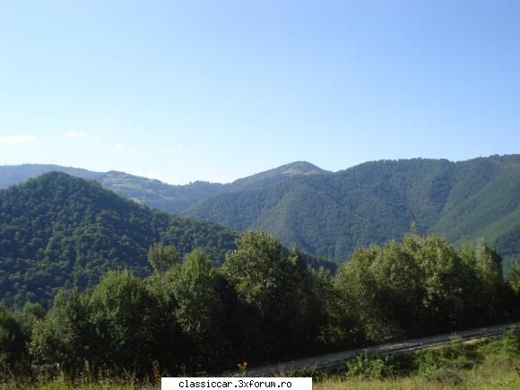 Plimbare la Muntele Rece - Vedere spre Pape - Drumetii prin Mioritic