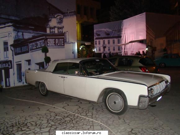 Poze de la intrarea la "Crizantema de Aur" . - si citeva din exterior - Arhiva evenimente 2009