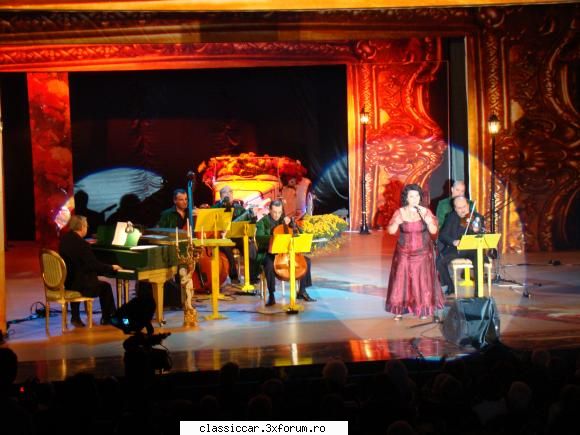 Poze de la intrarea la "Crizantema de Aur" . - vmarian - Arhiva evenimente 2009