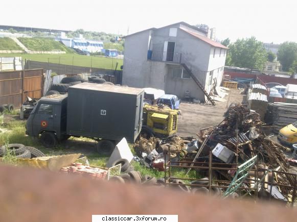 Poze de prin rematuri - azi am vazut tractata prin oras o broscuta neagra - Rust In Peace