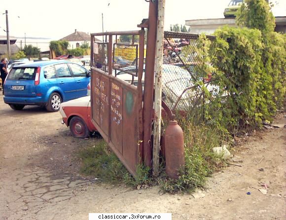 Poze din Remat Cluj-Napoca - Fiatul 850 din poarta - Rust In Peace