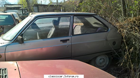 Poze din Remat Cluj-Napoca - si un Oltcit, de asemenea complet, si cu tabla - Rust In Peace