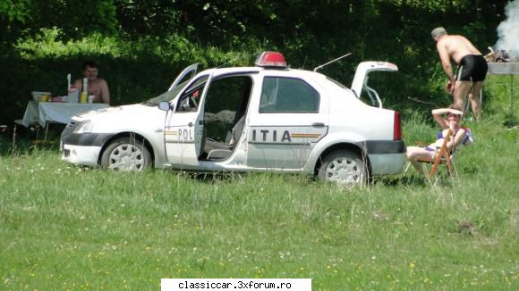 Poze... inedite! - Ne asigura protectie si la iarba verde - Coltul vesel