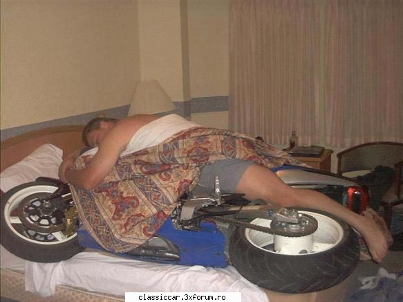 Poze... inedite! - Un biker devotat - Coltul vesel