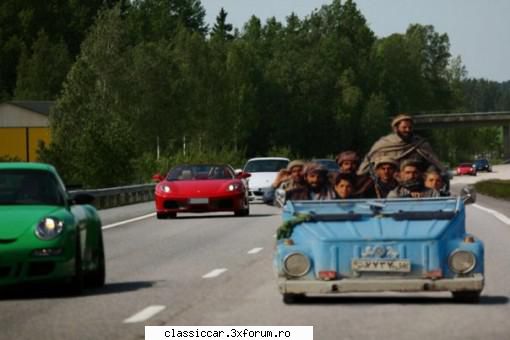 Poze... inedite! - O familie de arabi se da pe autostrada din Arabia - Coltul vesel