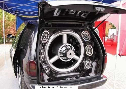 Poze... inedite! - Daca montezi un subwoofer in portbagaj, macar fa - Coltul vesel