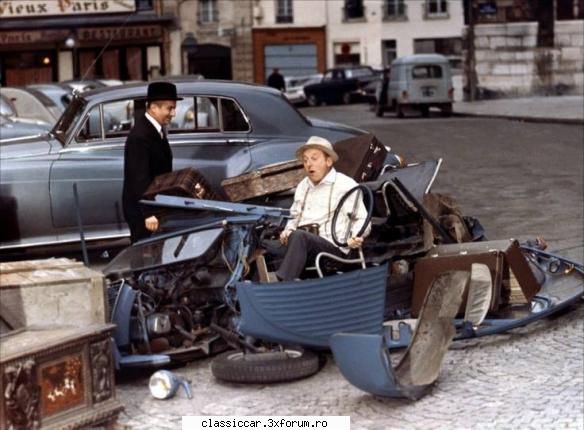 Poze... inedite! - 2cv dupa accident. :) Se pare ca e o secventa - Coltul vesel