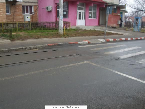 Poze... inedite! - Asa acorda prioritate tramvaiele din Botosani - Coltul vesel