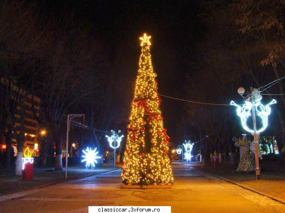 Poze orase impdobite - Parcul central de la Mitropolie - Discutii libere