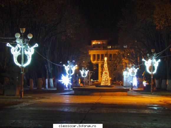 Poze orase impdobite - Parcul Mitropoliei spre Casa Sindicatelor - Discutii libere