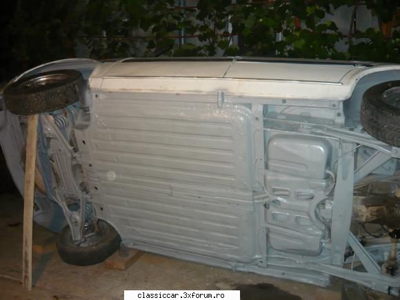 Prezentare Skoda 130L '87 - Podeaua , este cutatata grunduita, terosonata - Prezentare masini