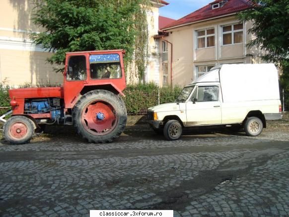 Prin Viseu, judetul MM - tractor U 650 si ARO 10, printre putinele din - Am vazut prin Romania
