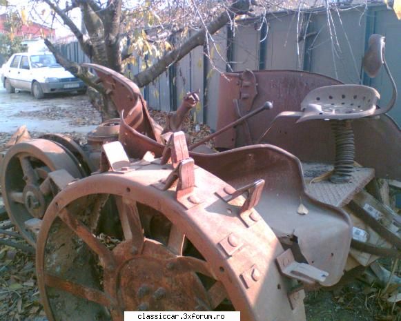 RARITATE!!! Tractor rom�nesc UTOS din 1969 - ) acest tractor din ce an este?pacat ca nu am - Din lumea larga