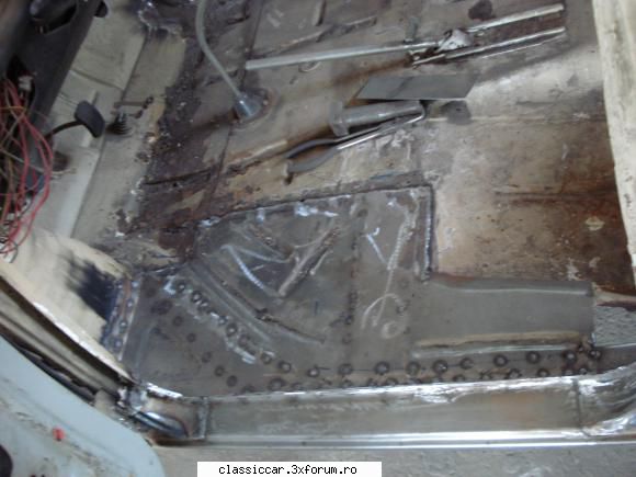RENAULT 8 - Vopsitul e inc� tare departe din p�cate.... am - Reconditionari si Restaurari