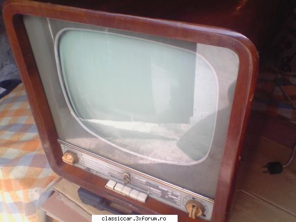 televizor cu radio rubin 102 fabricat in anul 1957 in (fostul) urss
 
aspect estetic excelent