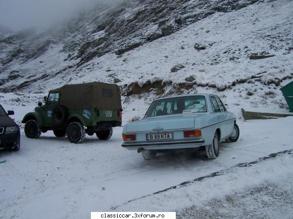 Raid Transfagarasan 2011 - cam frig..dar la aceste masini vechi nu conta - Arhiva evenimente 2011