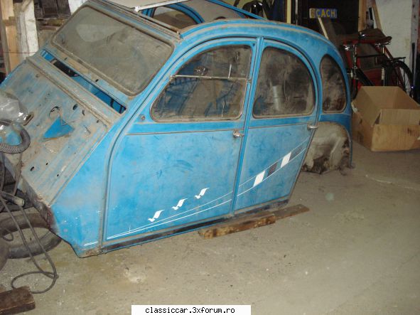 Re�nviere Citroen 2 CV a ) - S�-i c�ut�m piesele ... masina fiind f�cut� - Reconditionari si Restaurari
