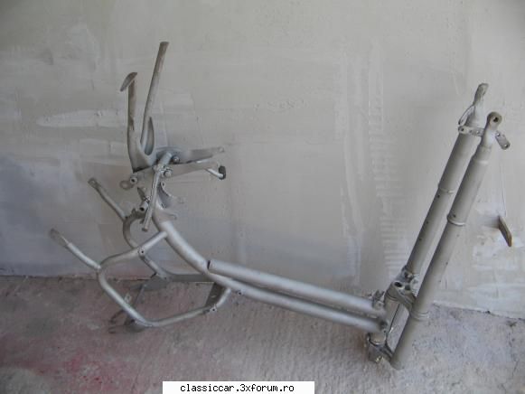 Reconditionare ,,Mobra 50,, din 1971 - Astazi am sablat cadrul si cu restul - Reconditionari si Restaurari