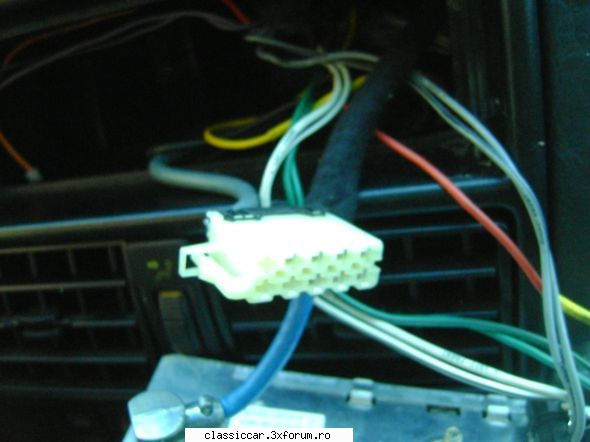 Renault - De asta zic, care pare sa fie mufa telecomenzii - Reconditionari si Restaurari