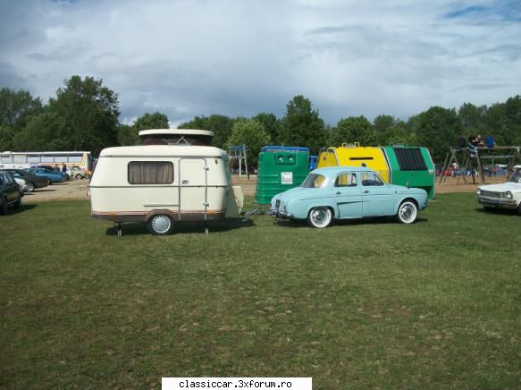 Renault 4CV/Dauphine/R8/R10 cu motoare in spate - Inca una cu rulota dupa ea - File de istorie