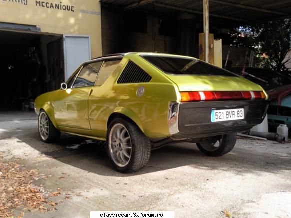 Renault R12 / R15 / R17 si versiunile lor - Masina asta arata demential, vopsita in auriu! - File de istorie