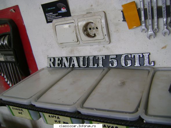 Renault Super5 1,4 Five - 1995 - Apoi iei o cutie cu sclipici argintiu si o - Reconditionari si Restaurari