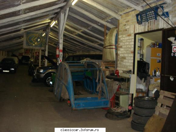 Restaurare Citroen 2 CV albastru - Dup� cum spune titll este vorba de un 2 CV - Reconditionari si Restaurari