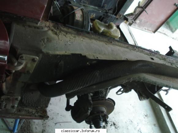 Restaurare Daimler (Jaguar) XJ6 din 1978 - Sub rama de la far am o grila care - Reconditionari si Restaurari
