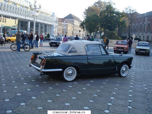 Retroparada de toamn� Timisoara 2017 - un Triumph in manevr� - Arhiva evenimente 2017