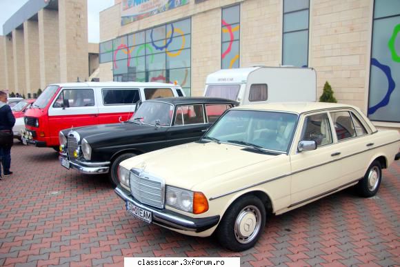 Retroparada la Suceava - A venit si o femeie tocmai de la Galati, cu - Arhiva evenimente 2014