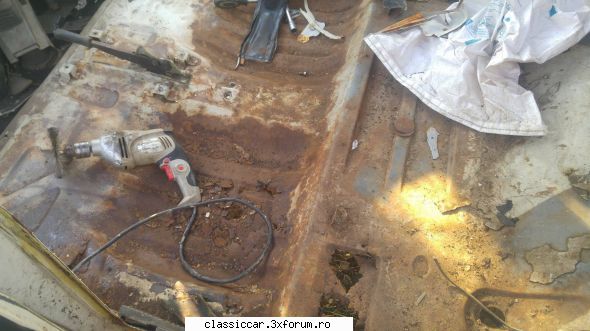 Revigorare dacia - Podea spate,victima mlastinii, in schimb - Reconditionari si Restaurari