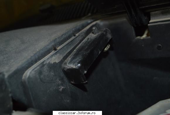 S.O.S. � Dacia - Se poate scoate lampa dintr-un torpedo si monta - Prezentare masini