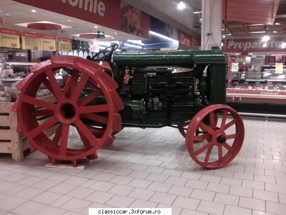 Salut tuturor! - Tractor Fordson expus la Real hypermarket Oradea - Prezentare forumisti