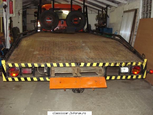 Saviem-Avia - si r�mpile ascunse sub usita basculant� a - Coltul camionagiului si tractoristului oldtimerist