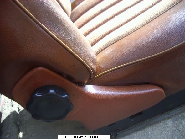Scaune pentru Mercedes W115 , W 123 - Trei scaune la 200 ron . Se pot repara - Vanzari  piese si accesorii
