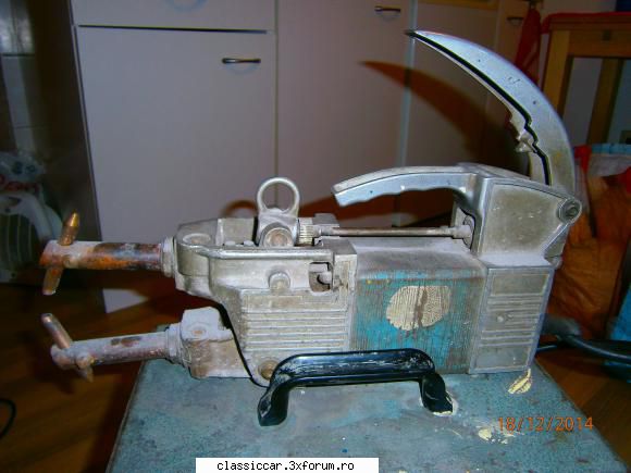 Sculele din atelierul lui Vizi - Aici se vede clestele care consta dintr un - Scule si dispozitive