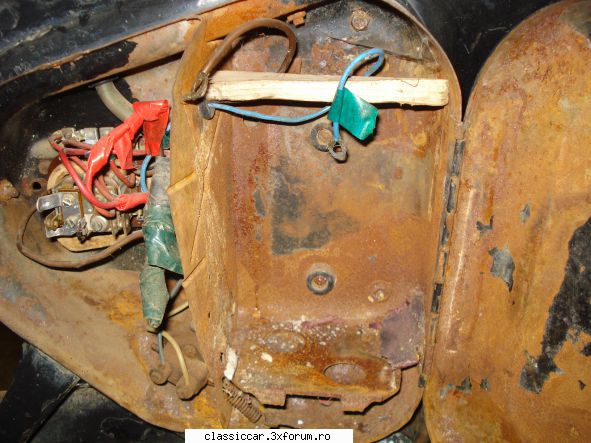 Simson 250 Sport- 1961 - interior capac dreapta - Prezentare motociclete, motorete si biciclete de colectie