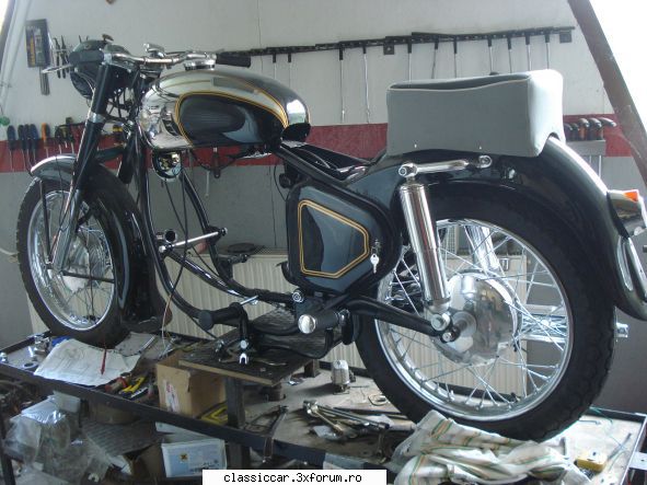Simson 250 Sport- 1961 - si cheile cu inchiz�tori - Prezentare motociclete, motorete si biciclete de colectie