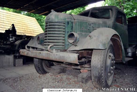 Steagul Rosu SR 101 - Cam asa arata modelul de la muzeul - Coltul camionagiului si tractoristului oldtimerist