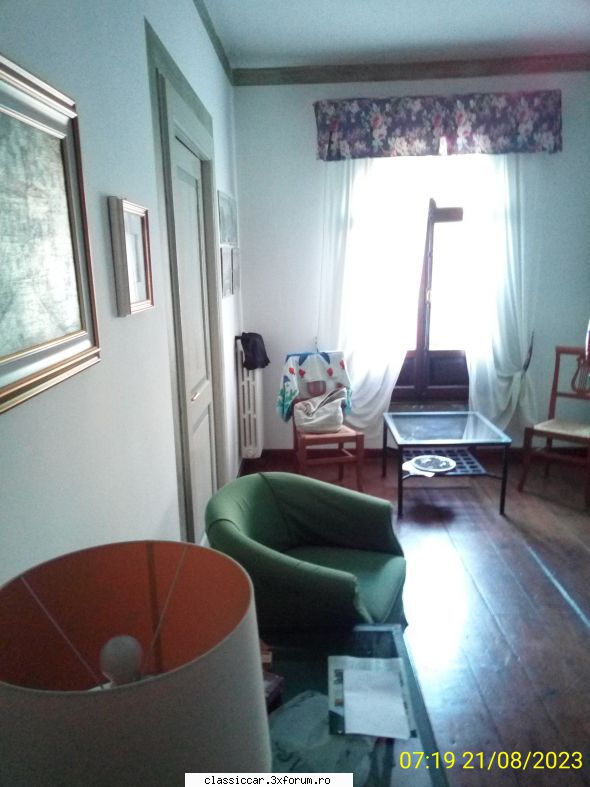 Stela dincolo de granite - Iata cum arata salonul / holul apartamentului - Drumetii prin Mioritic