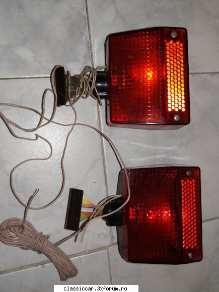 Stopuri suplimentare luneta - Vand 2 stopuri suplimentare pentru luneta - Vanzari  piese si accesorii
