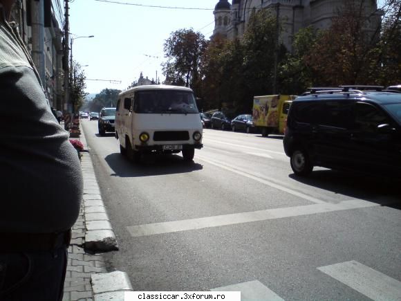TV alb - un TV nu stiu ce model este...sunt varza in - Am vazut prin Cluj-Napoca