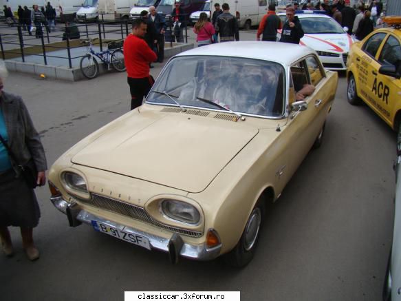 T�rgul Anticarilor , ediţia a-XIII-a - am fost si eu , doar la "parada" - Arhiva evenimente 2011
